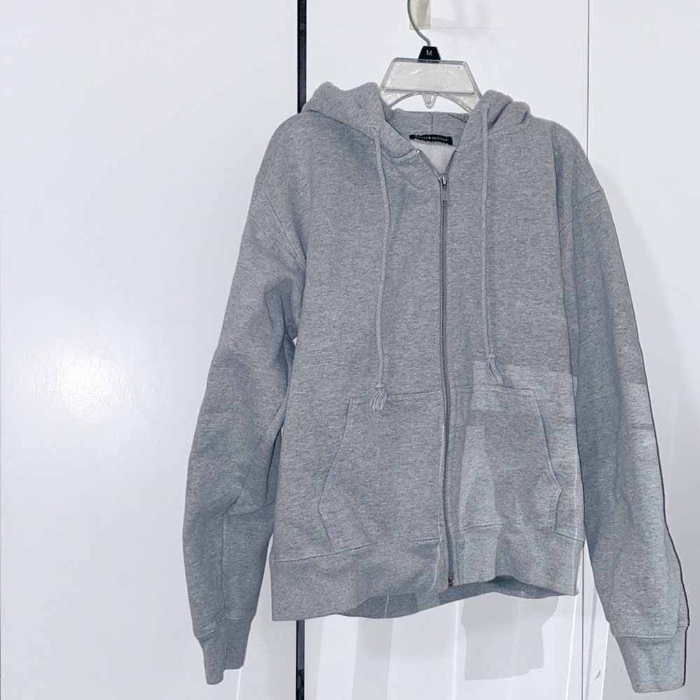 BRANDY MELVILLE ‘Regular Fit’ GREY CHRISTY HOODIE